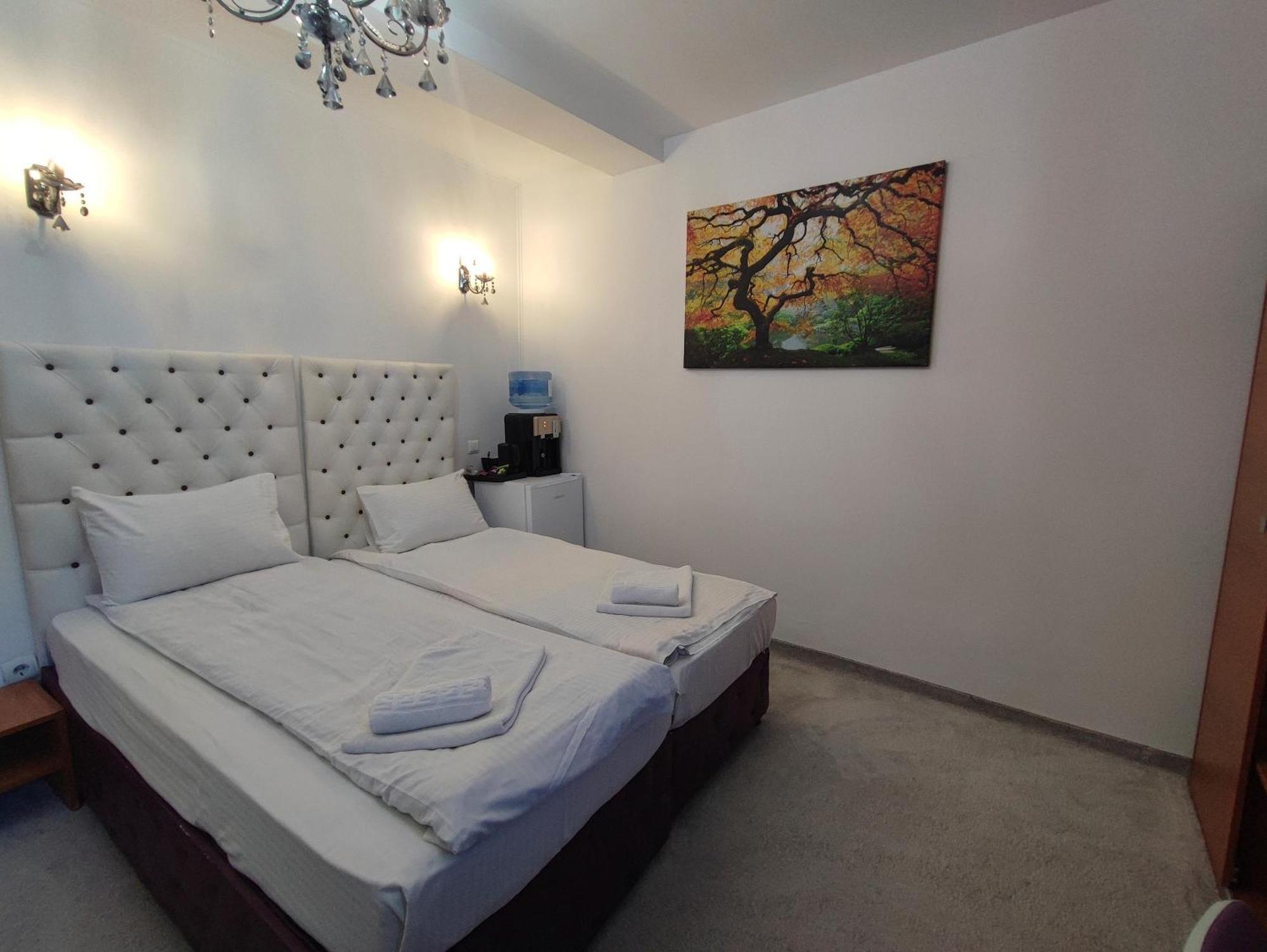 Iris Boutique Therme & Bucharest Otopeni Airport ภายนอก รูปภาพ