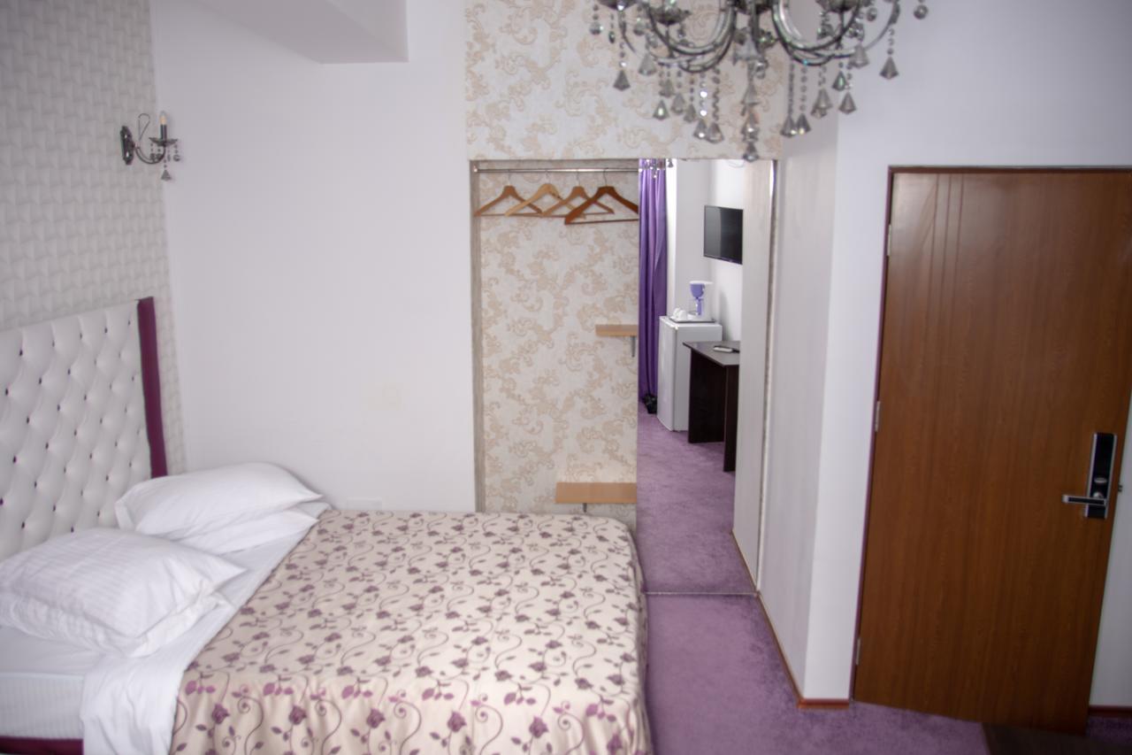 Iris Boutique Therme & Bucharest Otopeni Airport ภายนอก รูปภาพ